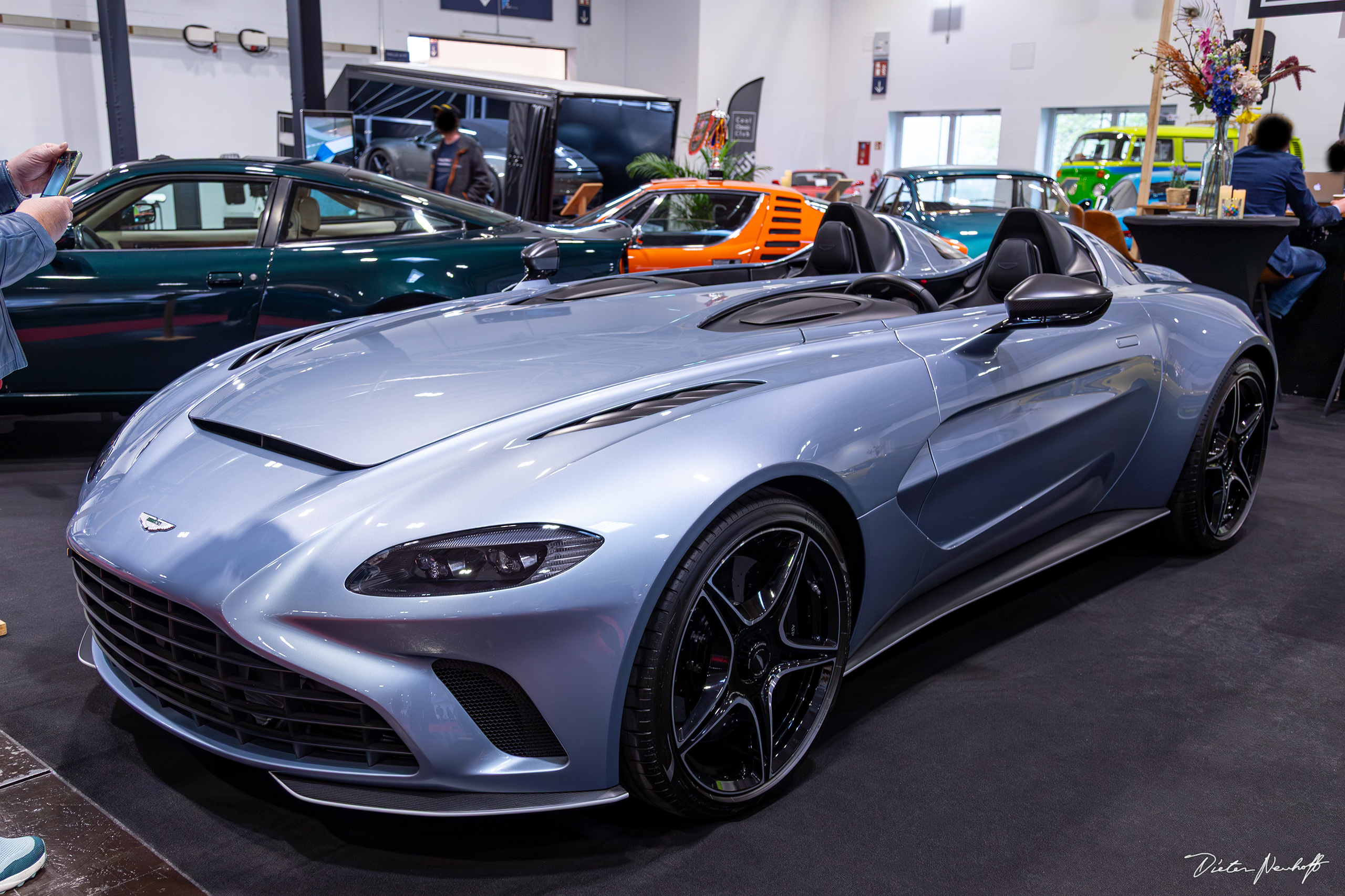 Aston Martin V12 Speedster