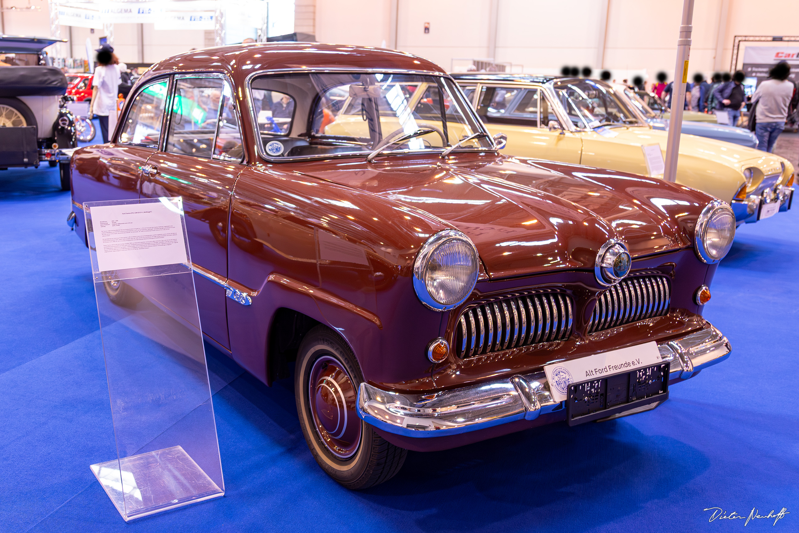 Ford Taunus 12M Weltkugel